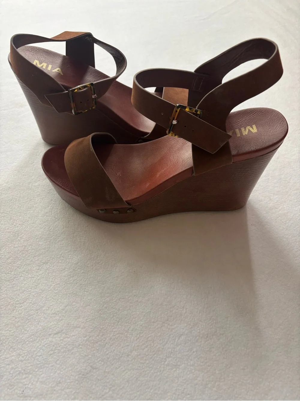 MIA stylish tan